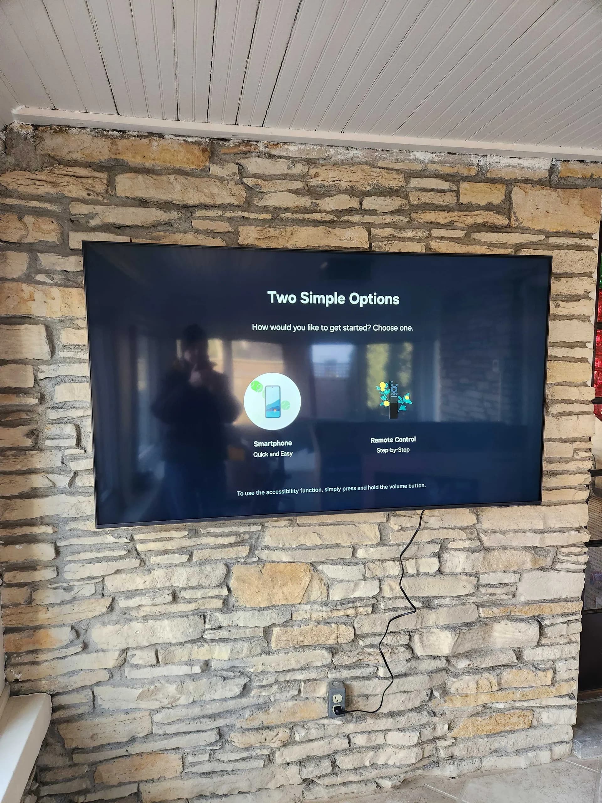 Professional TV mounting installation in Milwaukee home