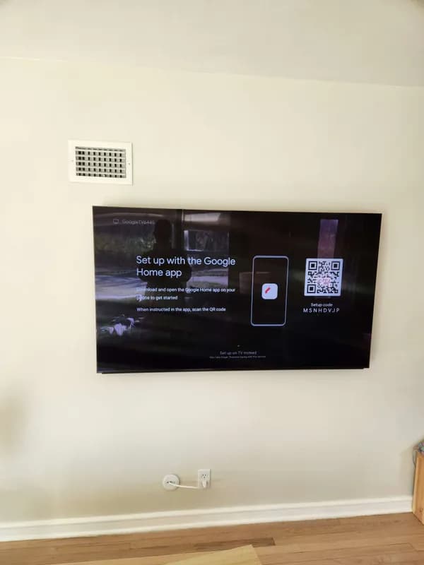 Professional TV mounting installation in Milwaukee home