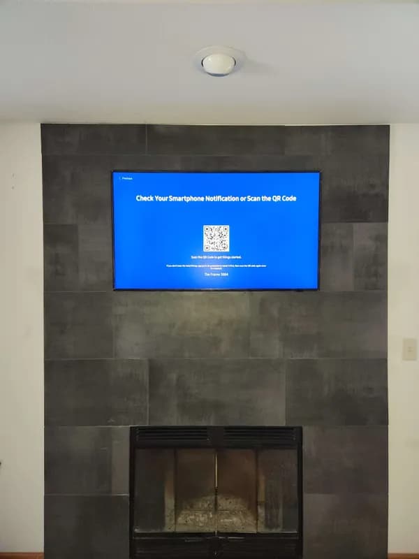 Professional TV mounting installation in Milwaukee home