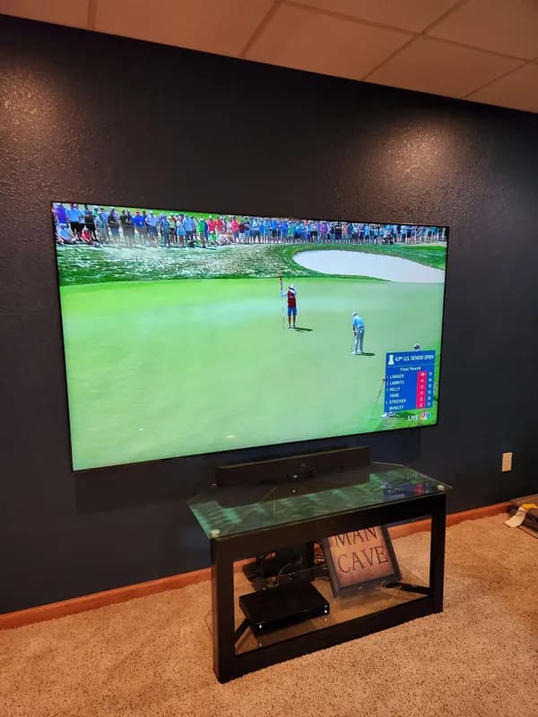 Professional TV mounting installation in Milwaukee home