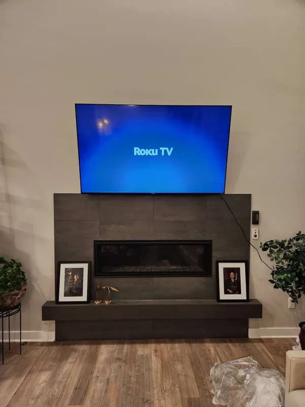 Professional TV mounting installation in Milwaukee home