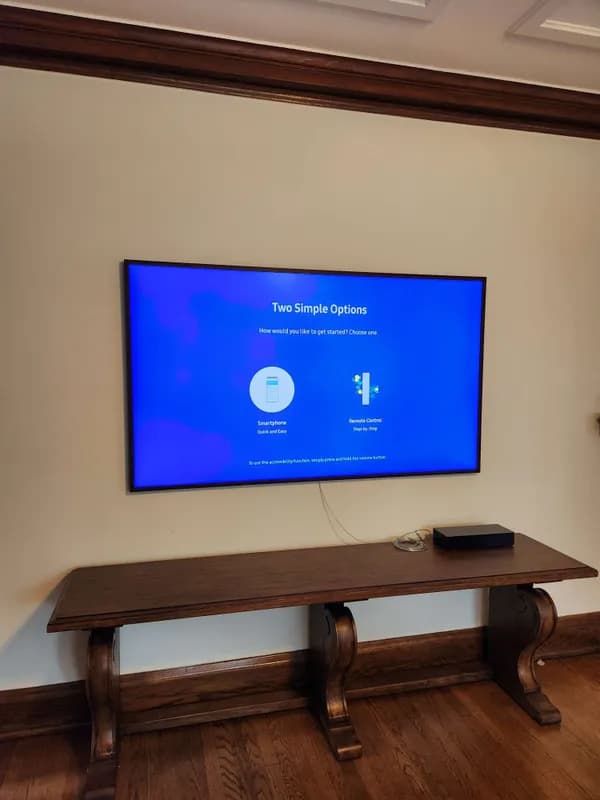 Professional TV mounting installation in Milwaukee home
