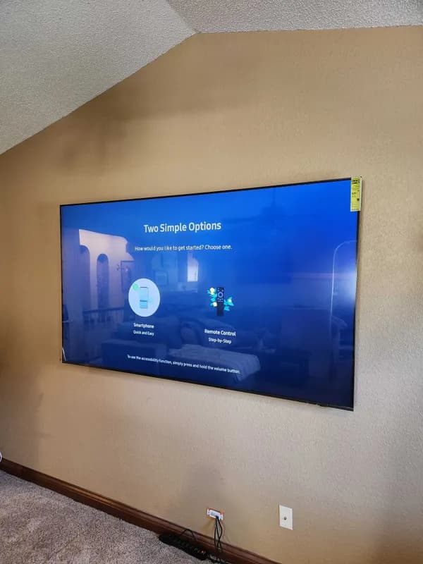 Professional TV mounting installation in Milwaukee home