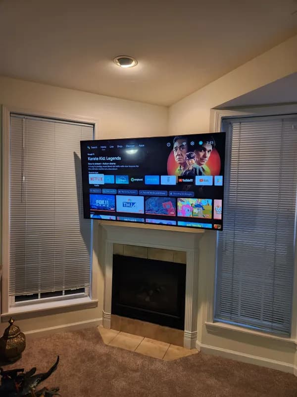Professional TV mounting installation in Milwaukee home