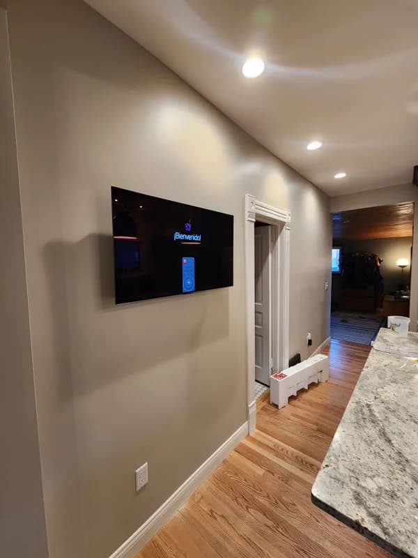 Professional TV mounting installation in Milwaukee home