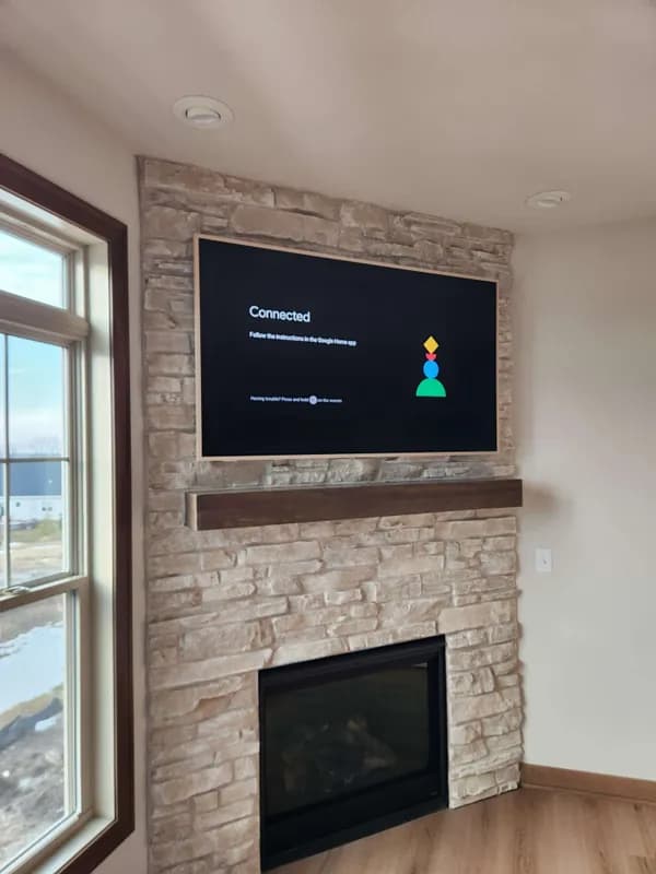 Professional TV mounting installation in Milwaukee home