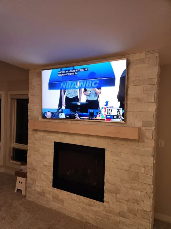 Professional TV mounting installation in Milwaukee home