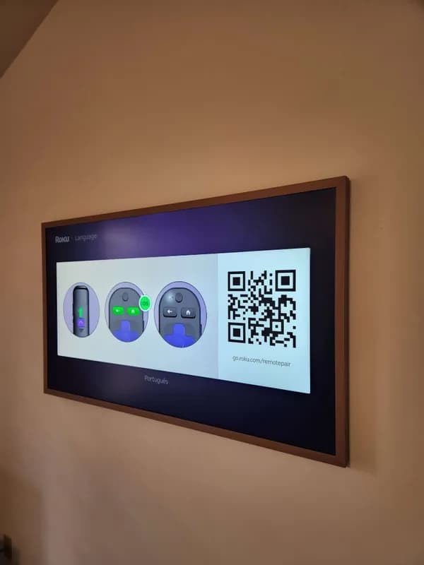 Professional TV mounting installation in Milwaukee home