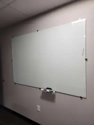 Professional TV mounting installation in Milwaukee home